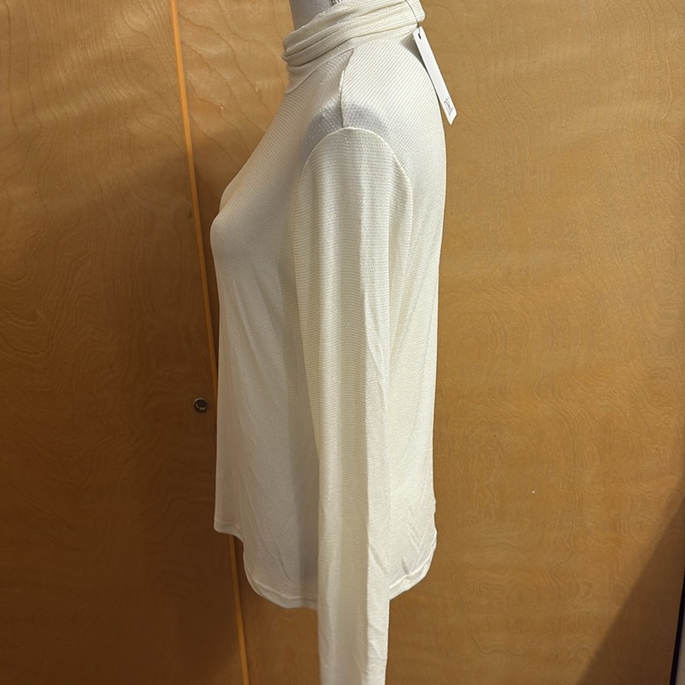 FLAWED NWT DR2 Long Sleeve Turtleneck With Gold Dots Size L - Picture 5 of 14